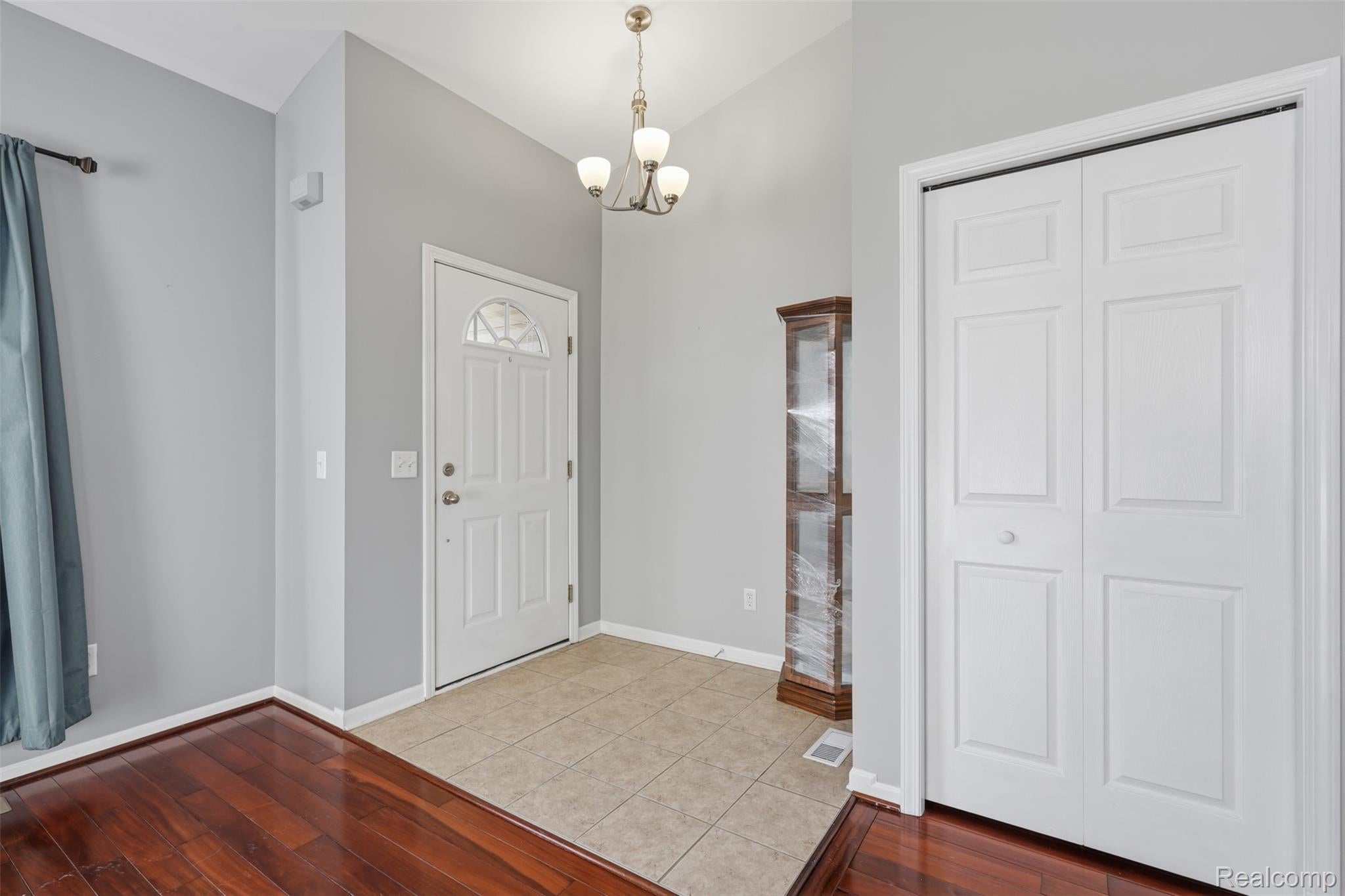 1045 Walcott Lane