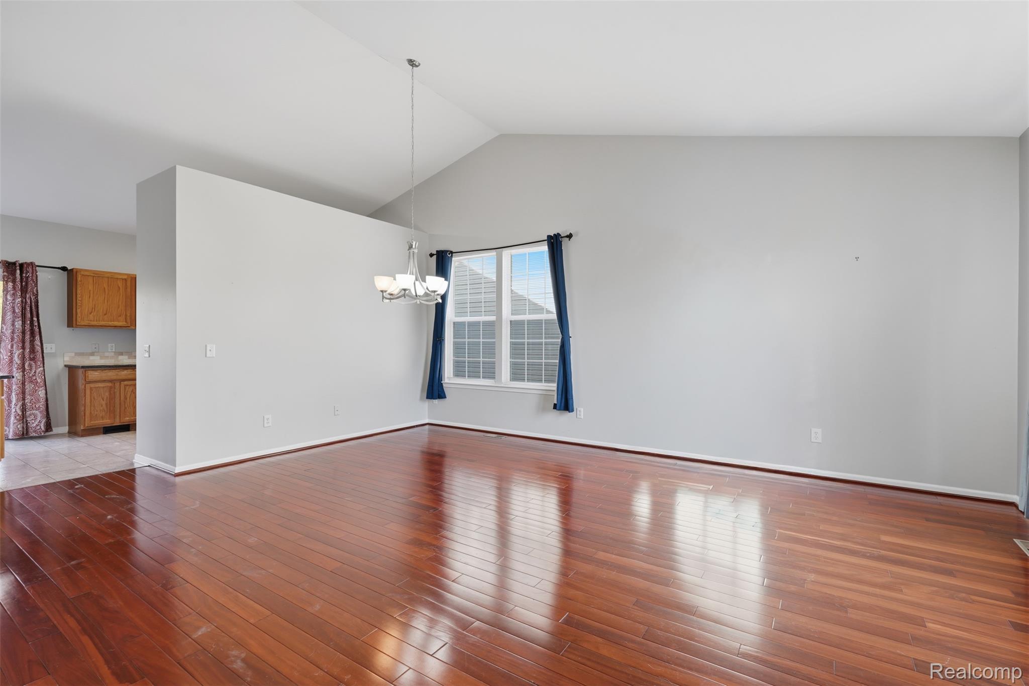 1045 Walcott Lane