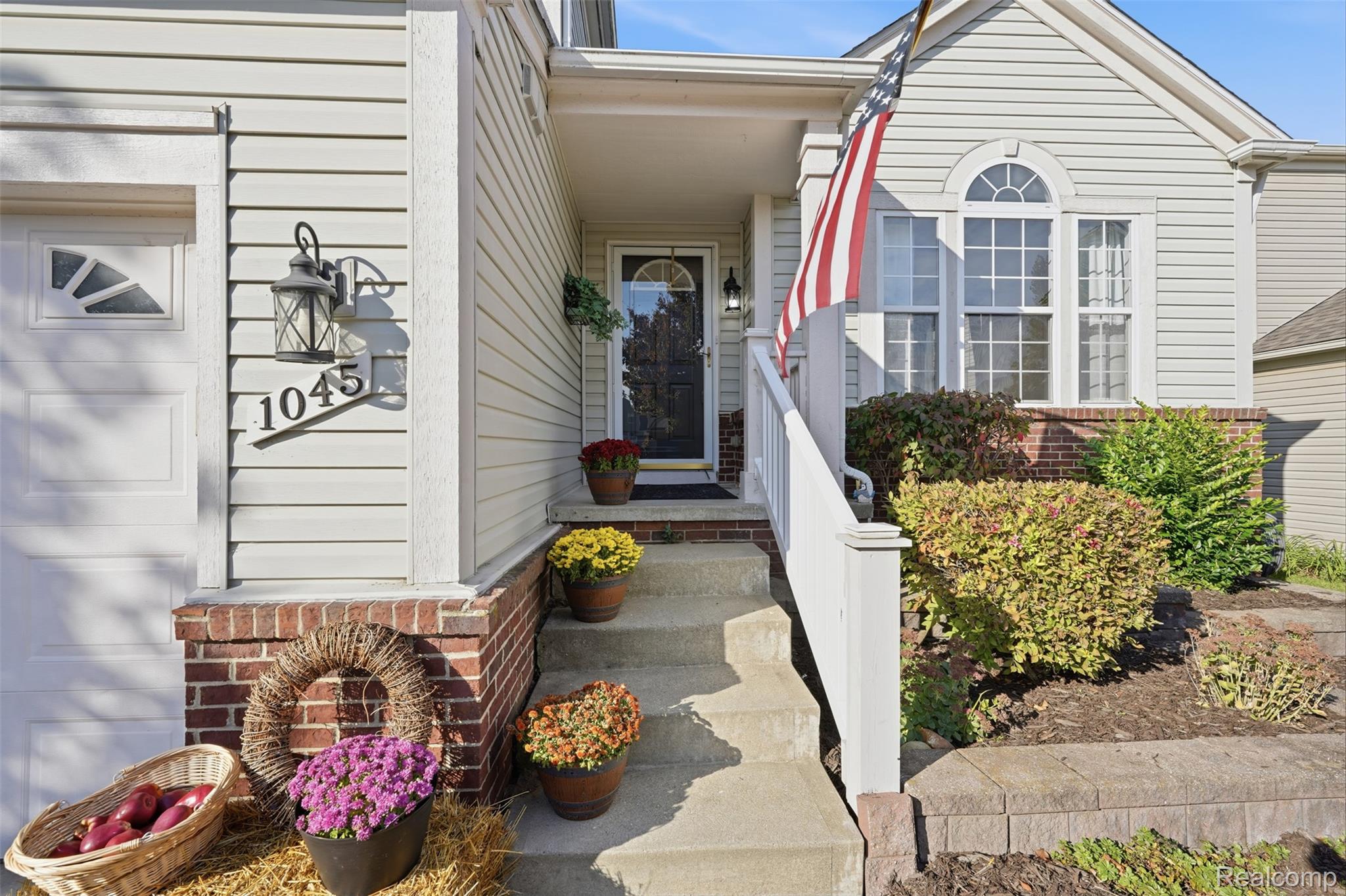 1045 Walcott Lane