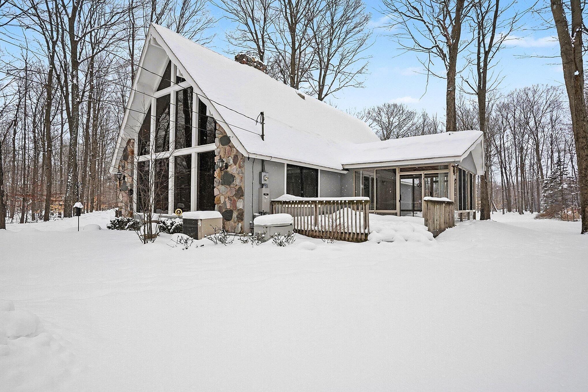 15390 Baldwin Street