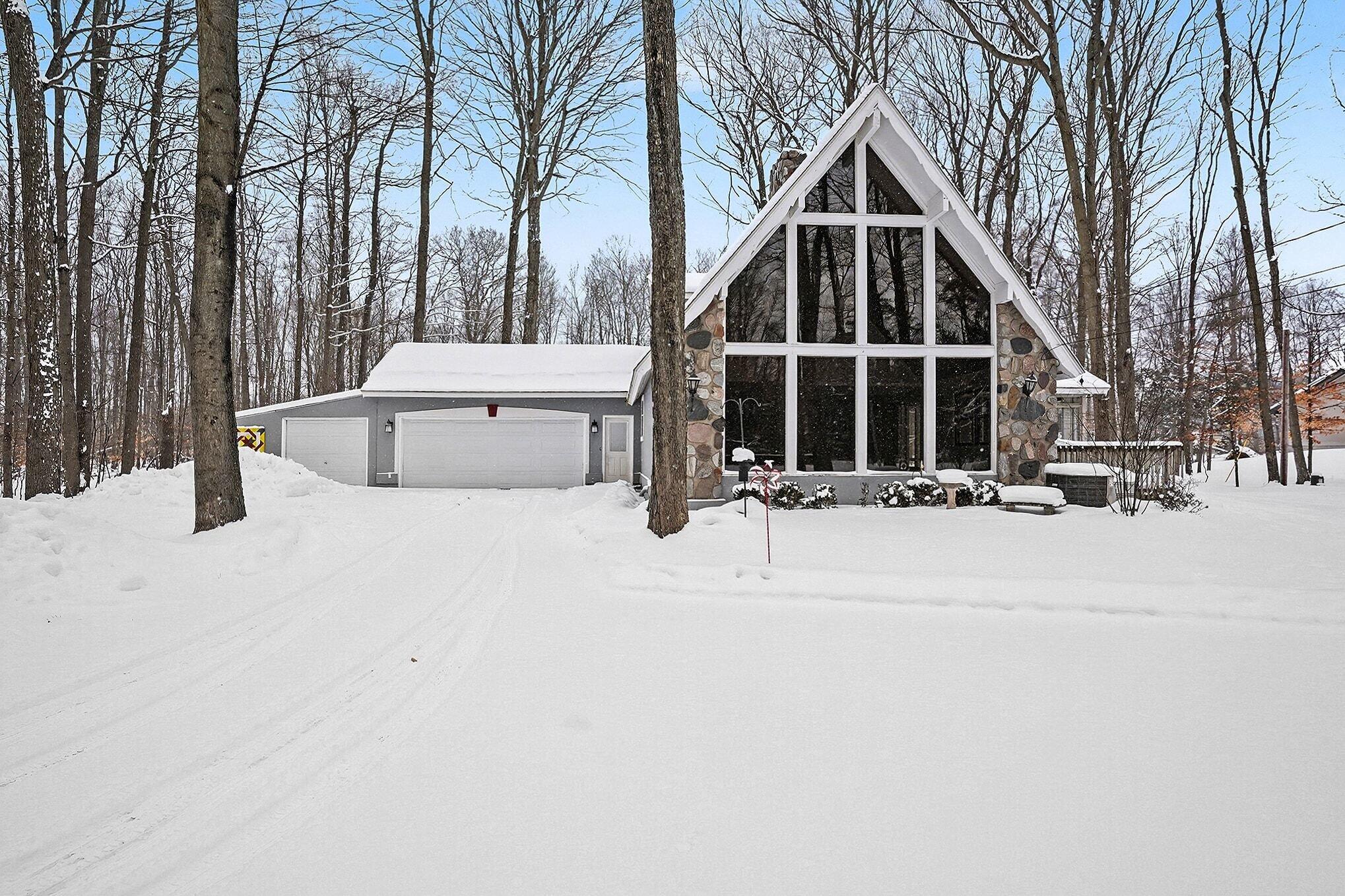 15390 Baldwin Street