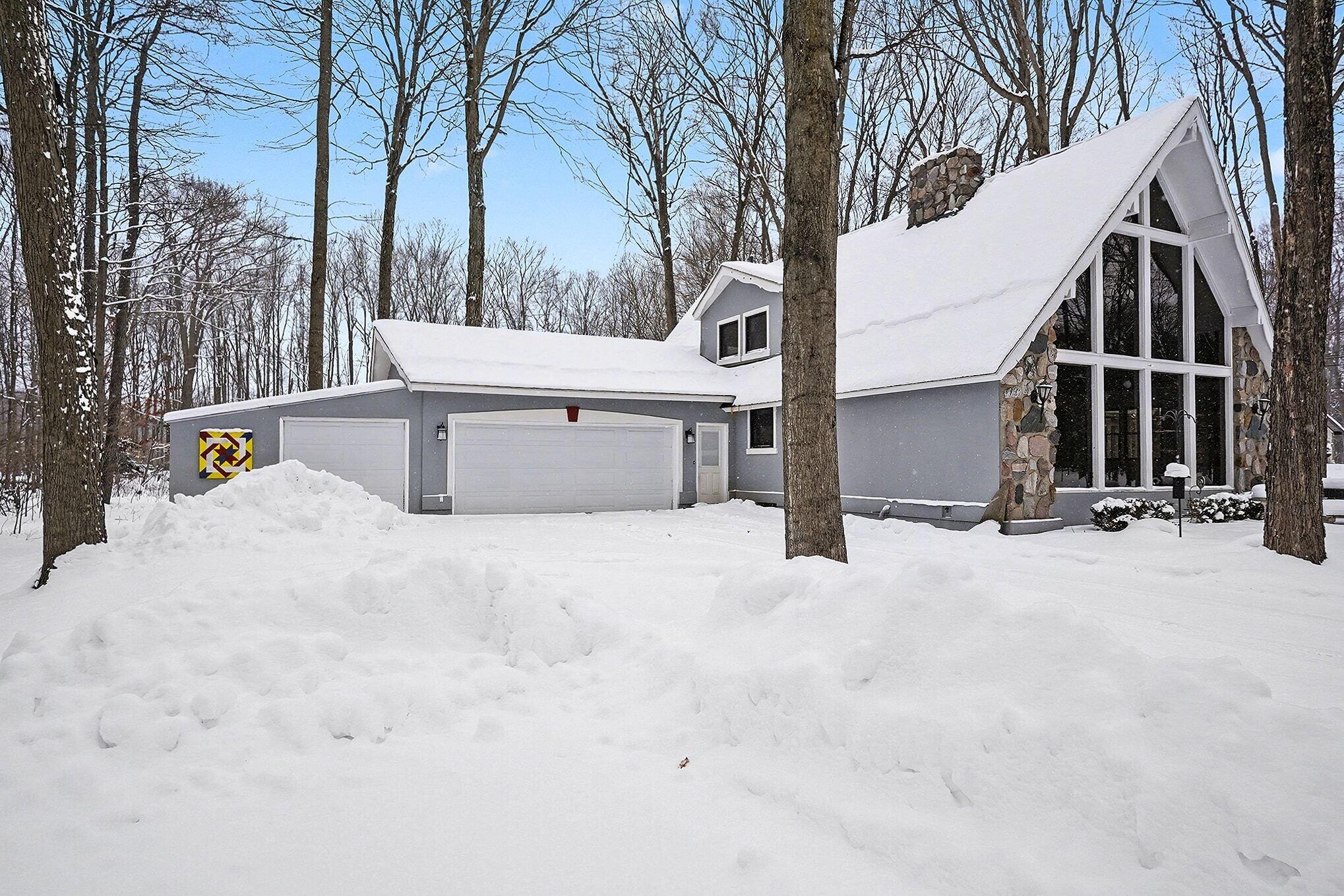 15390 Baldwin Street