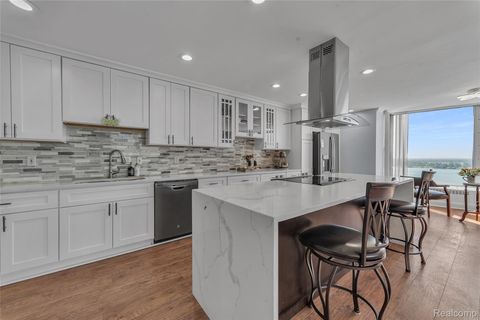 8200 E Jefferson Ave 1610 Detroit City MI 48214