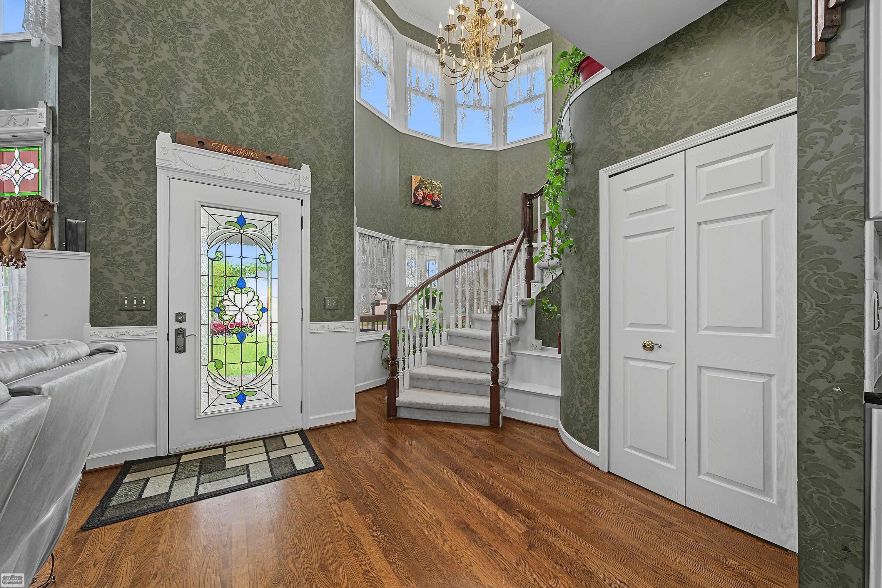212 Victoria Court