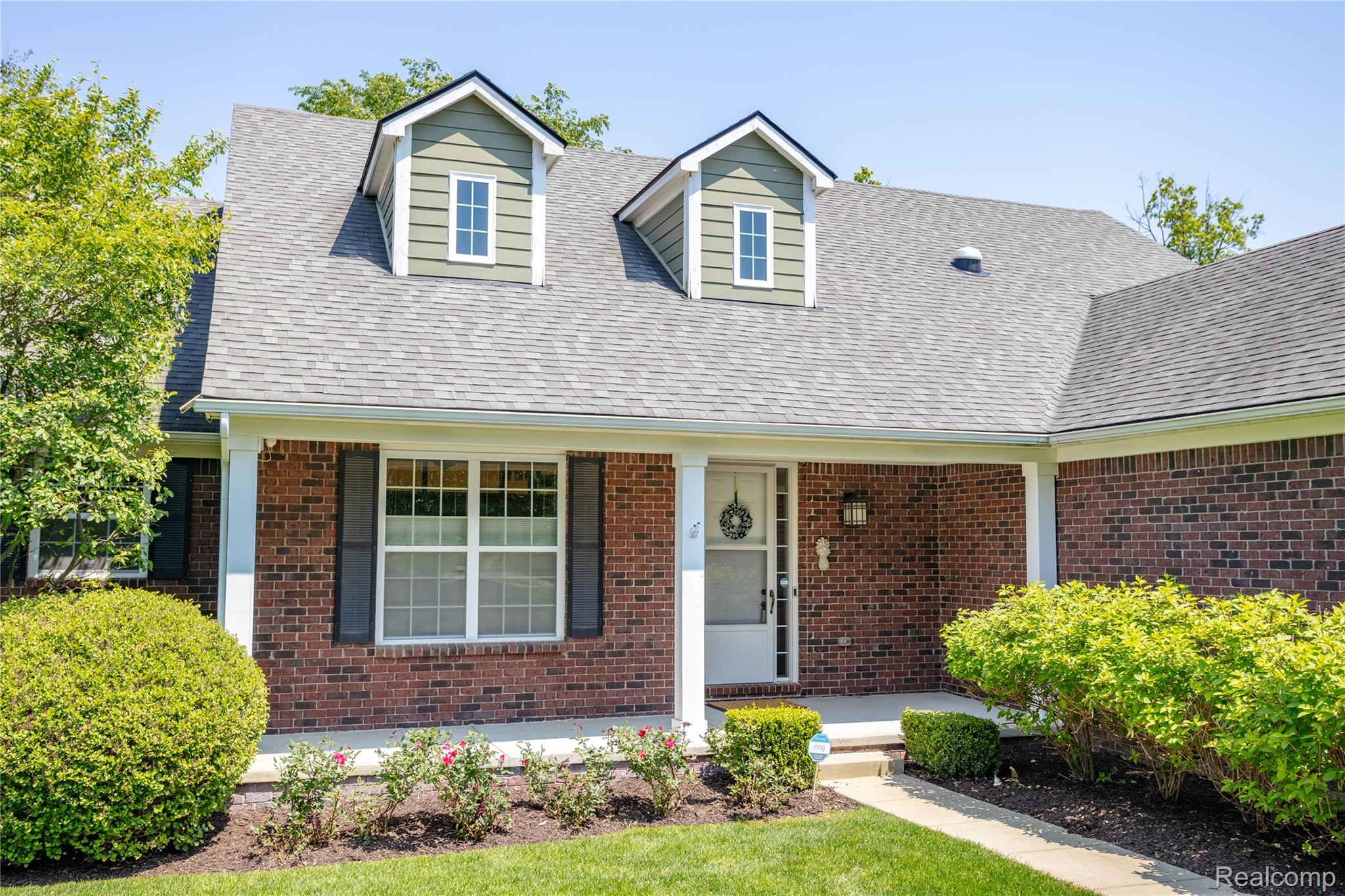 13718 Forest Ridge Circle