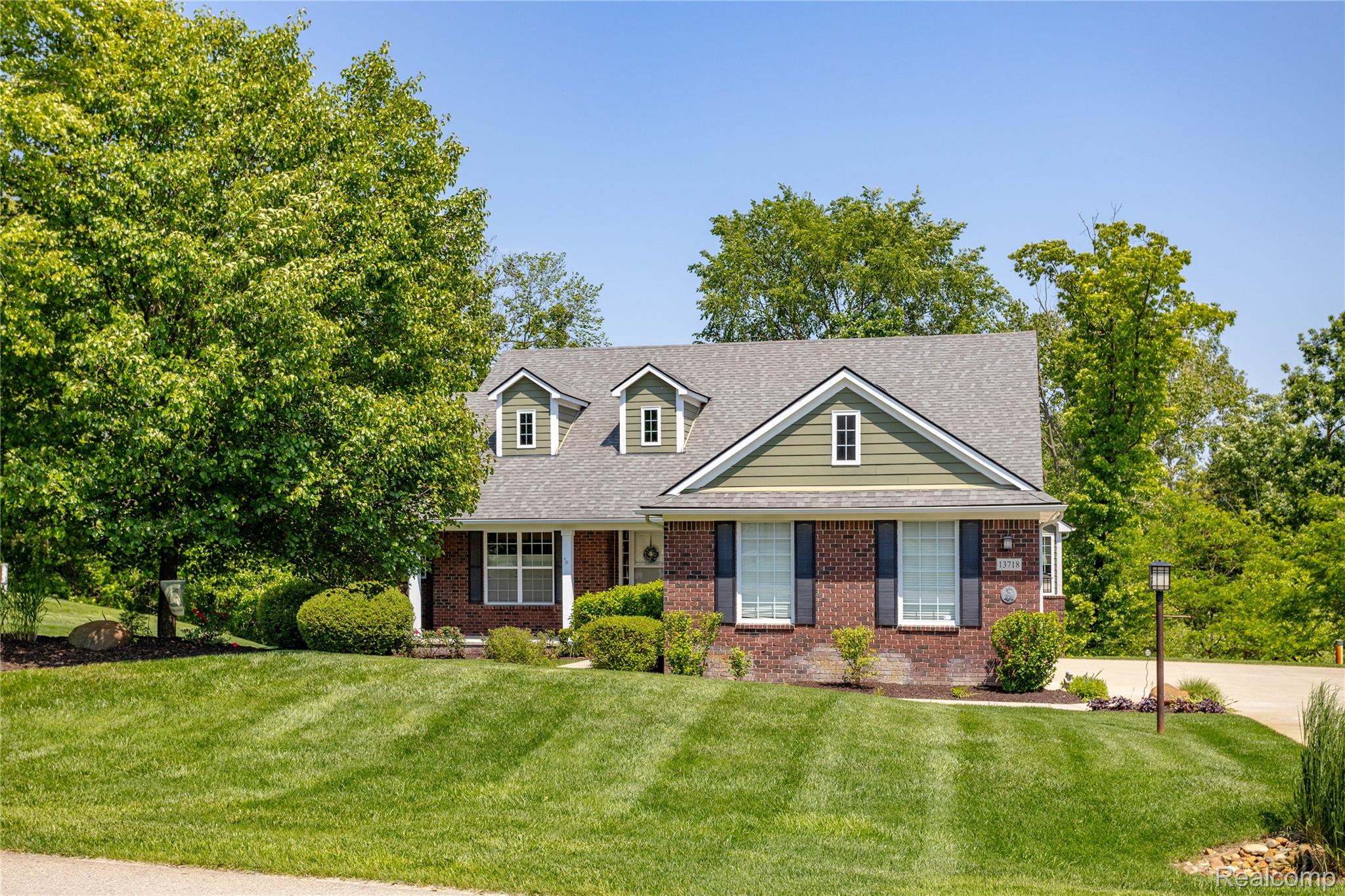 13718 Forest Ridge Circle