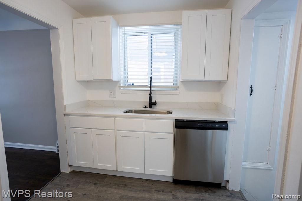 21337 Universal Avenue