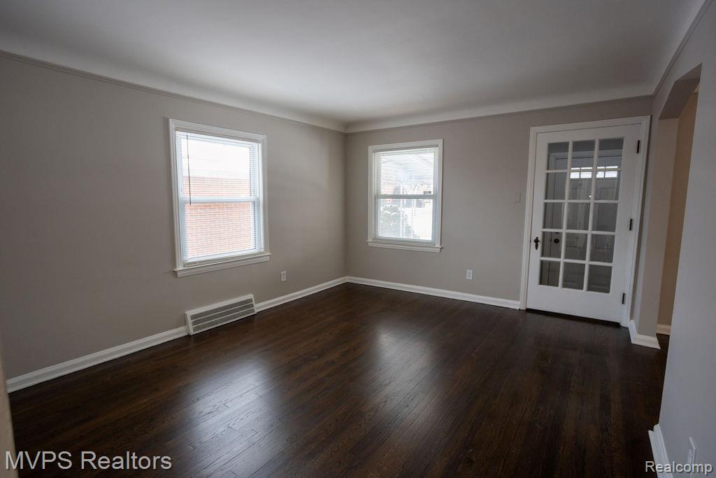 21337 Universal Avenue