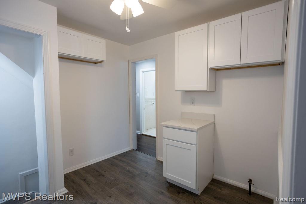 21337 Universal Avenue