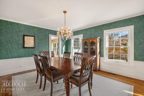 Tiny photo for 450 University Place, Grosse Pointe City, MI 48230 (MLS # 58050201251)