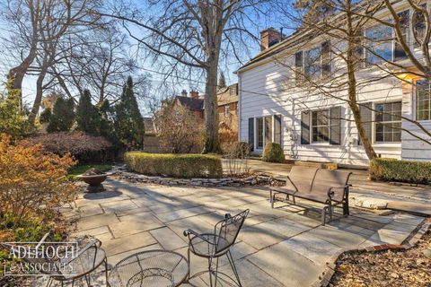 Tiny photo for 450 University Place, Grosse Pointe City, MI 48230 (MLS # 58050201251)