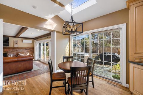 Tiny photo for 450 University Place, Grosse Pointe City, MI 48230 (MLS # 58050201251)