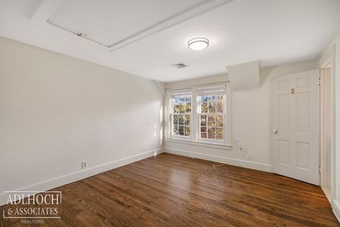 Tiny photo for 450 University Place, Grosse Pointe City, MI 48230 (MLS # 58050201251)