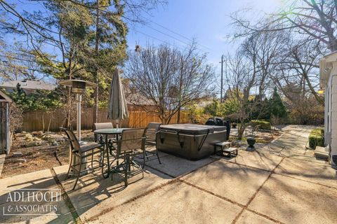 Tiny photo for 450 University Place, Grosse Pointe City, MI 48230 (MLS # 58050201251)