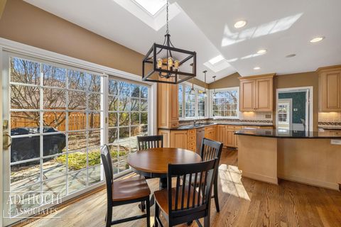 Tiny photo for 450 University Place, Grosse Pointe City, MI 48230 (MLS # 58050201251)