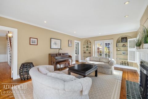 Tiny photo for 450 University Place, Grosse Pointe City, MI 48230 (MLS # 58050201251)