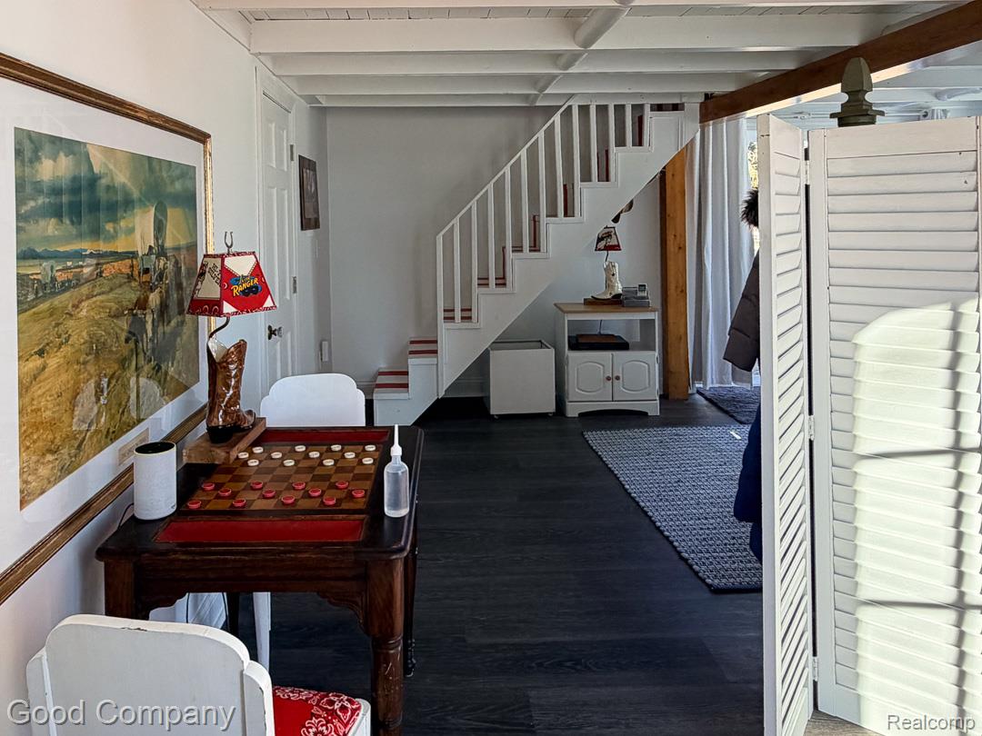 1849 E Pratt Lake Road