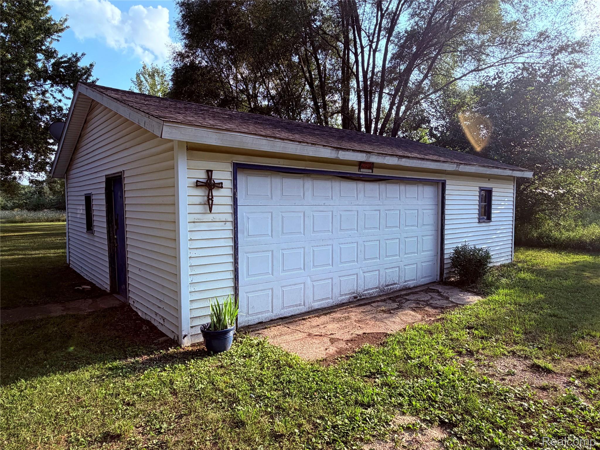 5656 Delong Road