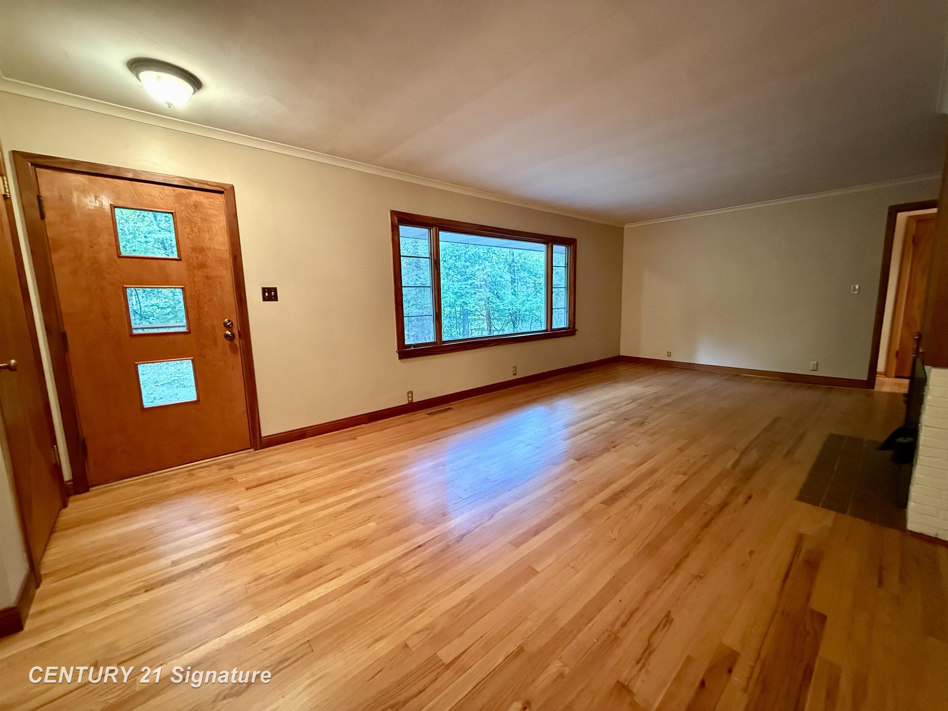 2221 Pinehurst Court