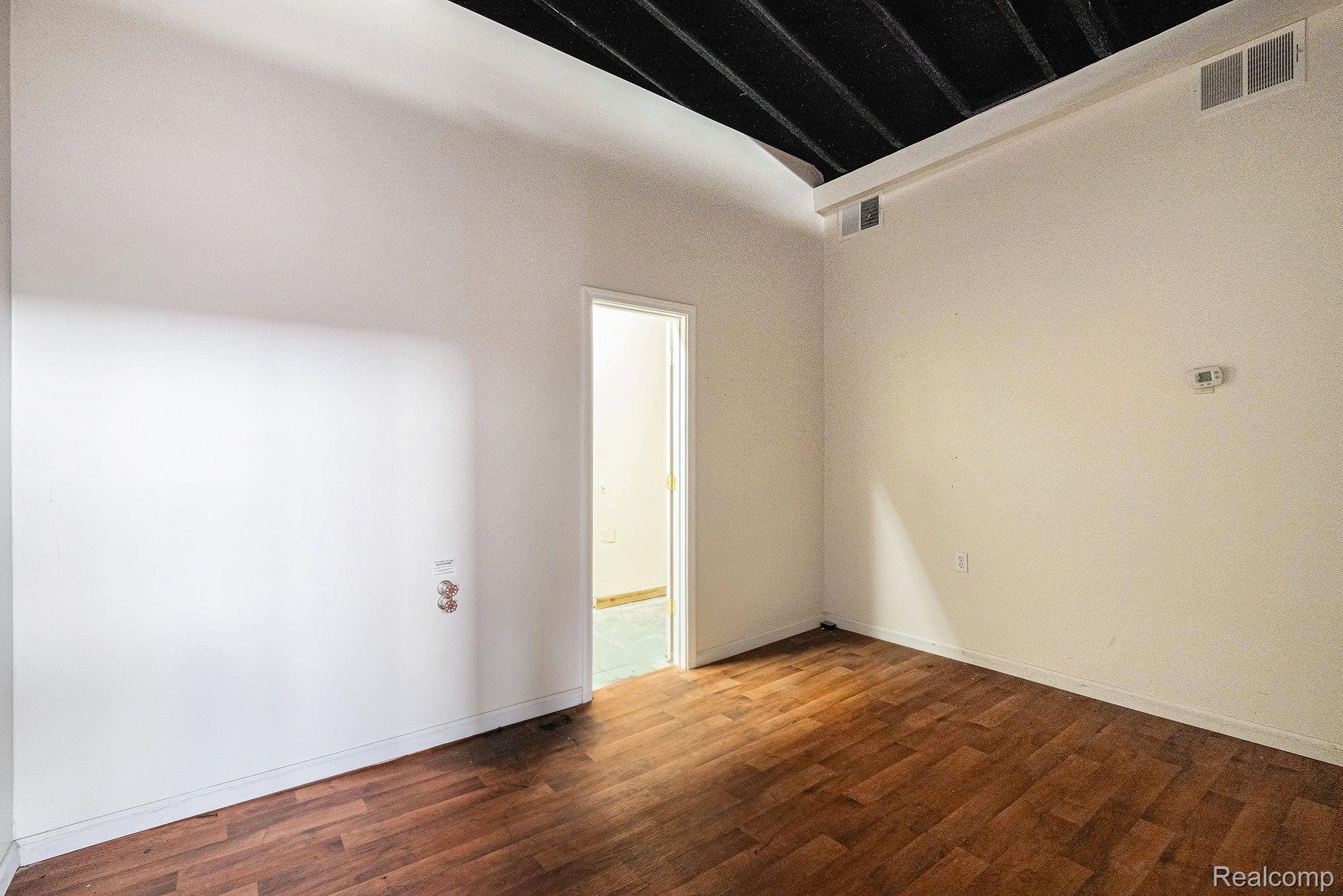 Flint Township, Michigan 48532, United States, ,Residential,Pending,48934