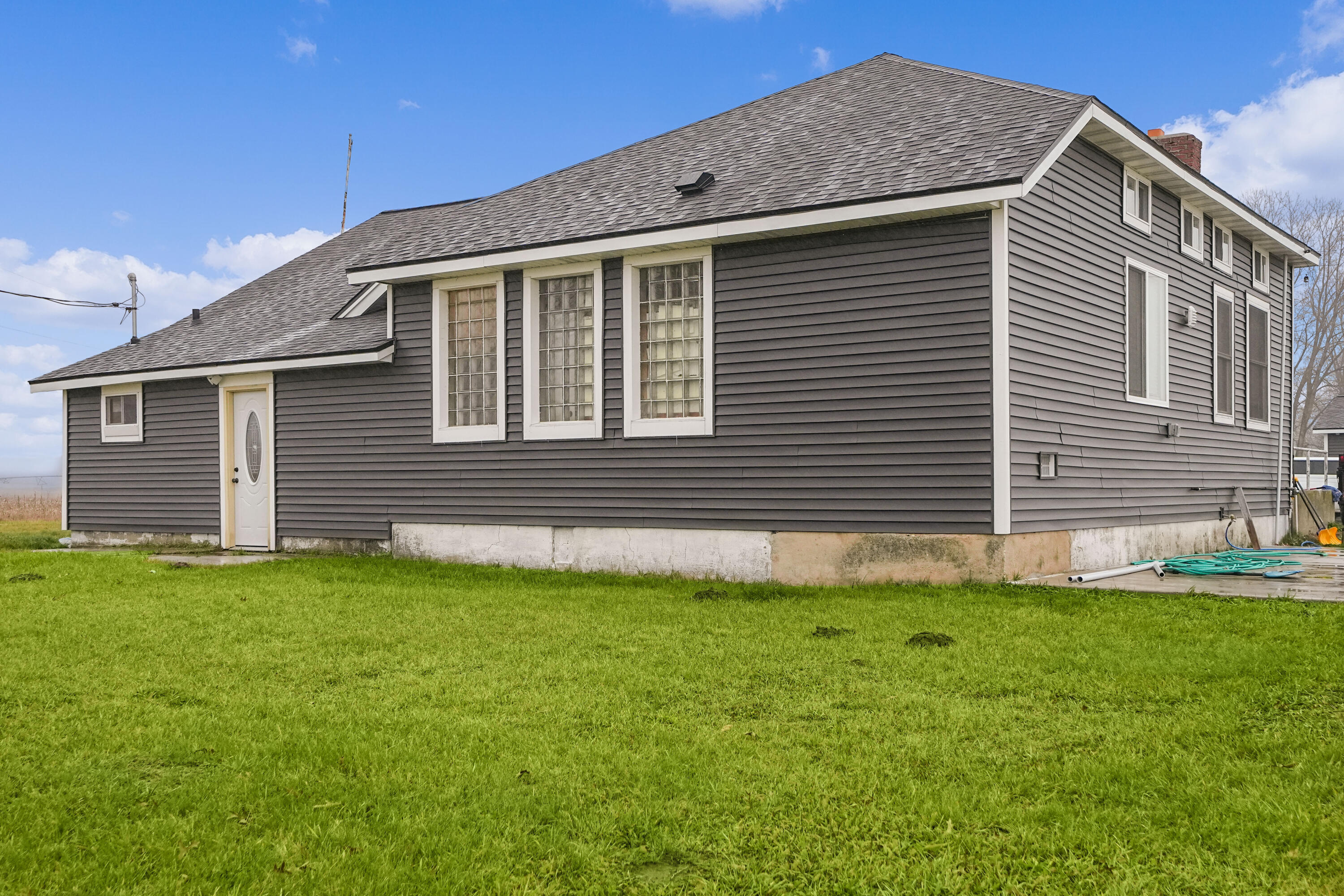 7564 13 Mile Road NE