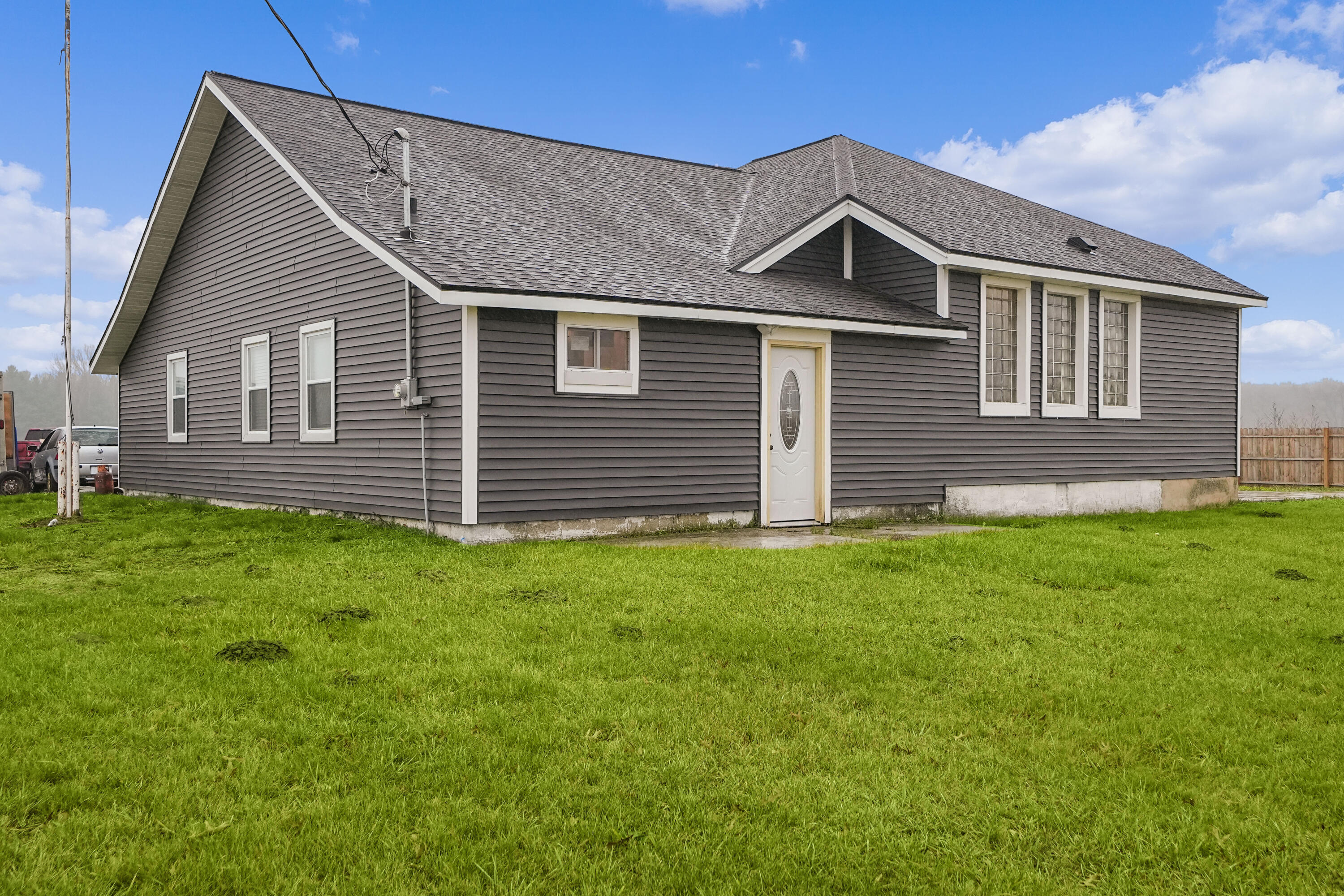 7564 13 Mile Road NE