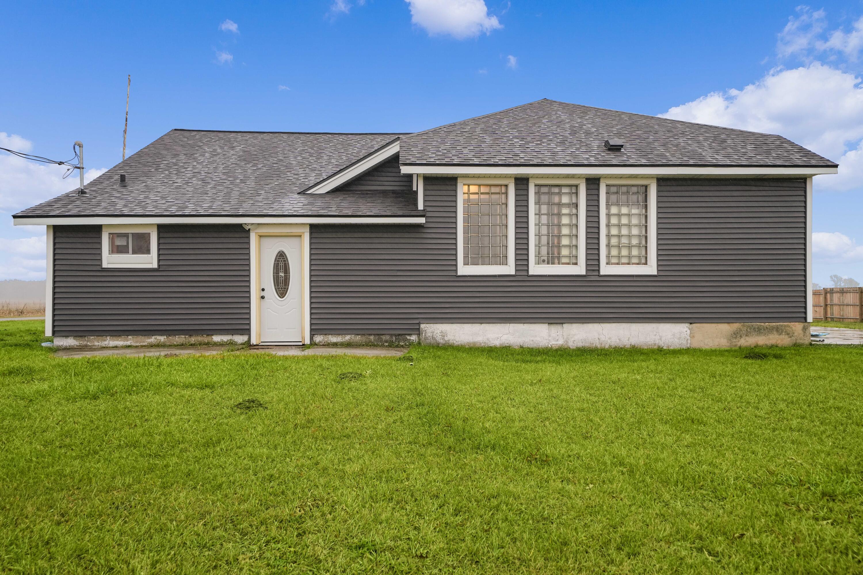 7564 13 Mile Road NE