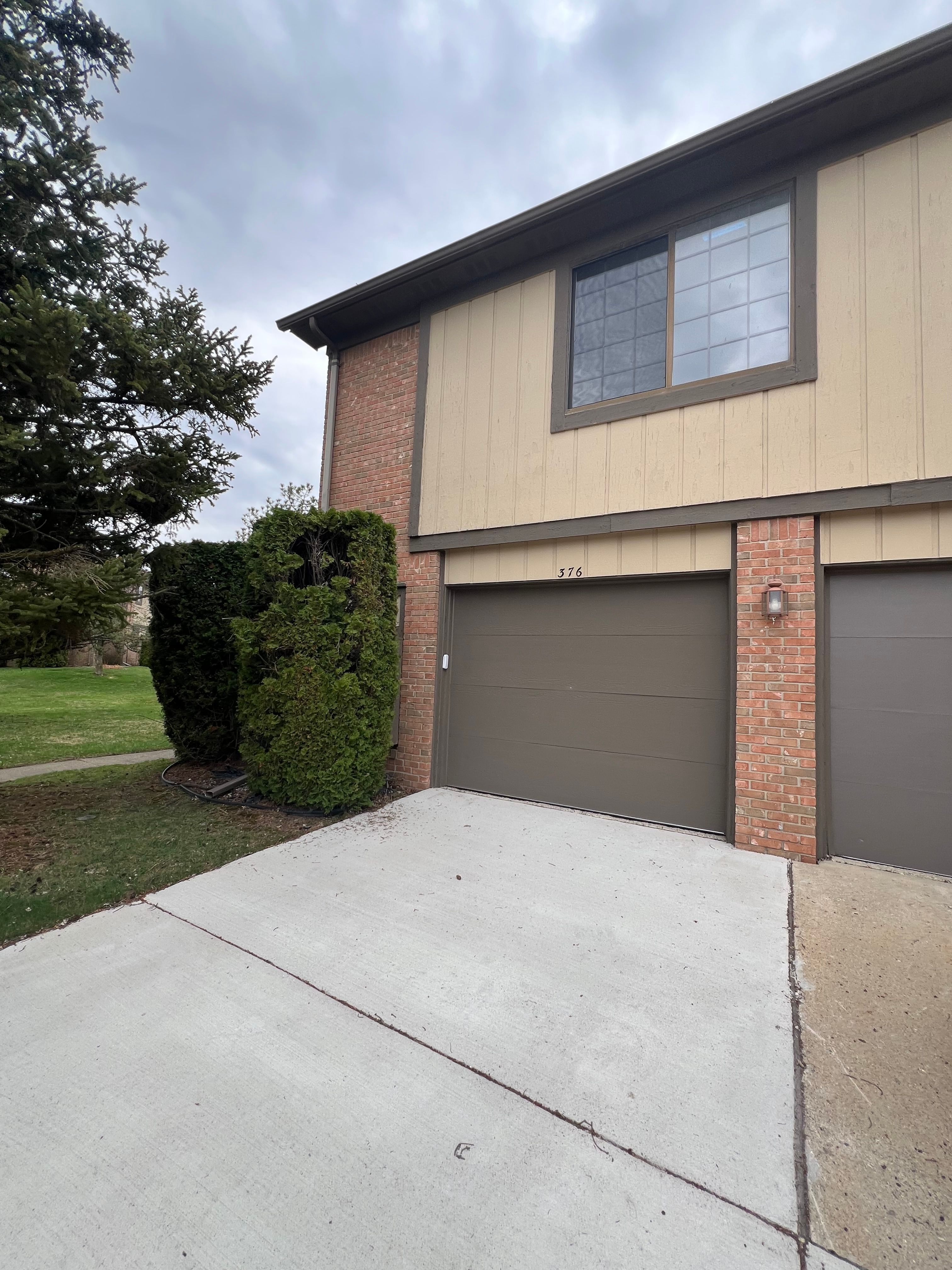 376 MEADOW BRIDGE Drive
