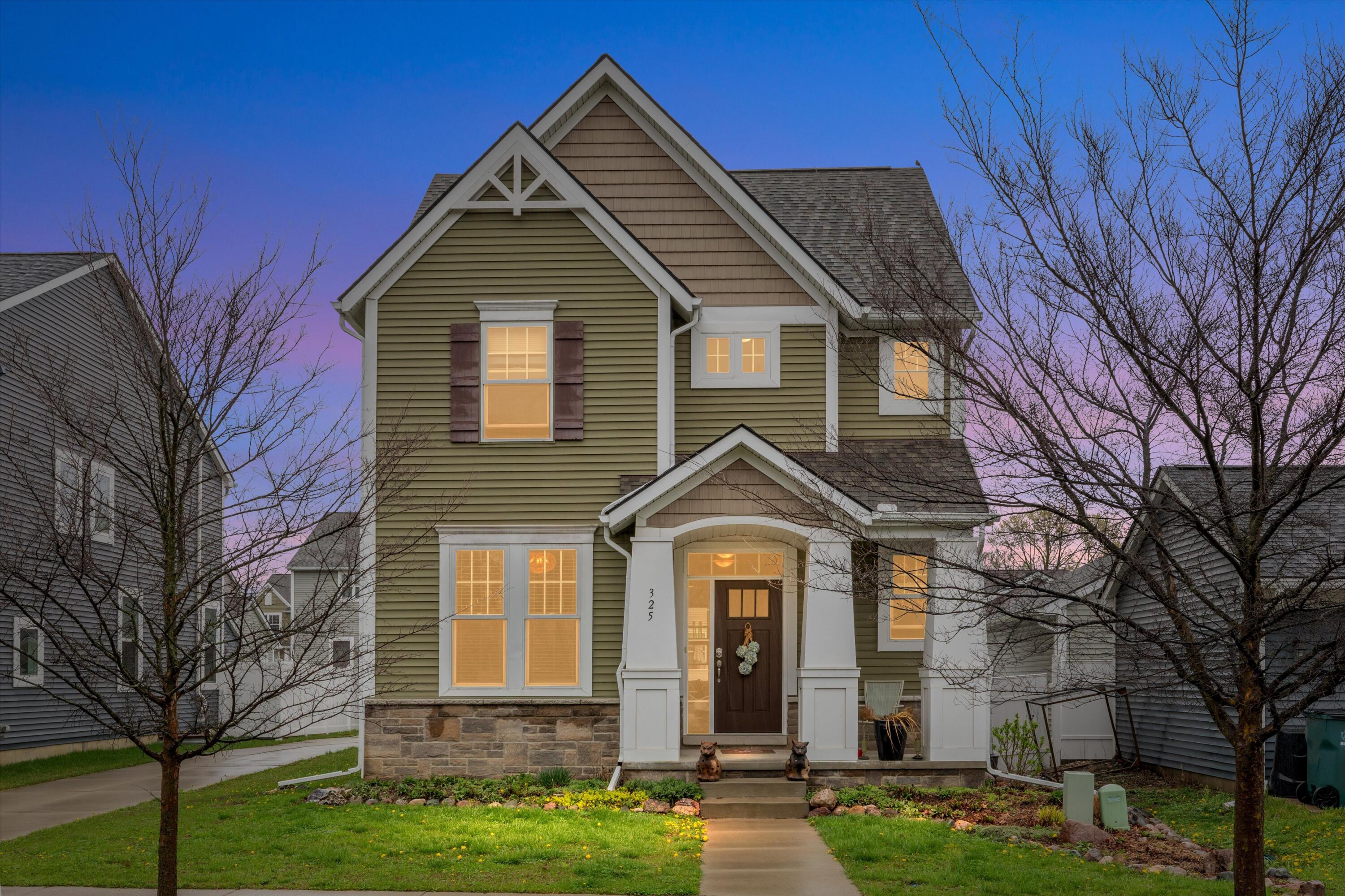 325 University Street