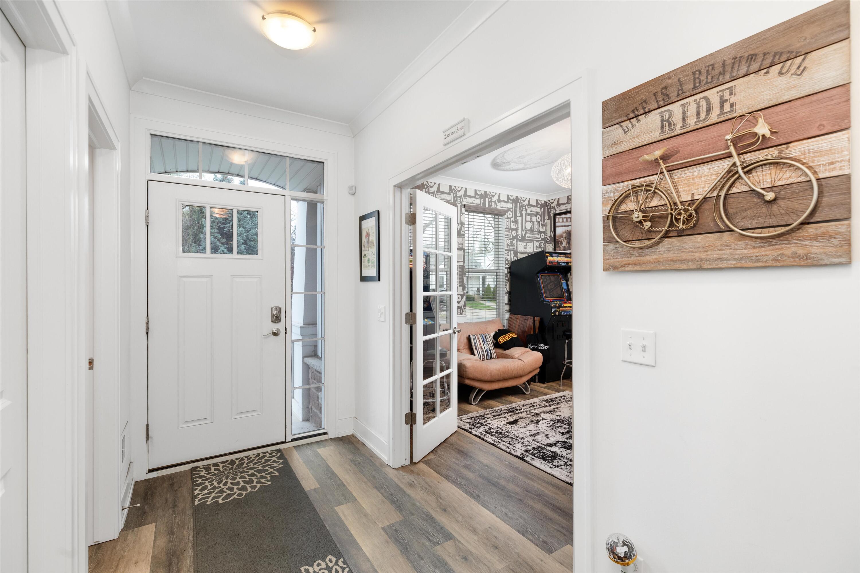 325 University Street