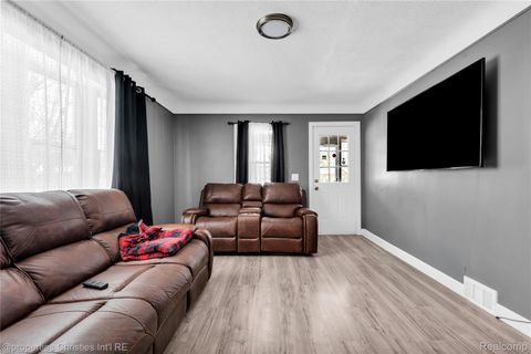 25636 New York Street Dearborn Heights City MI 48125