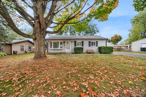 3712 Grafton Street Lake Orion Village MI 48359