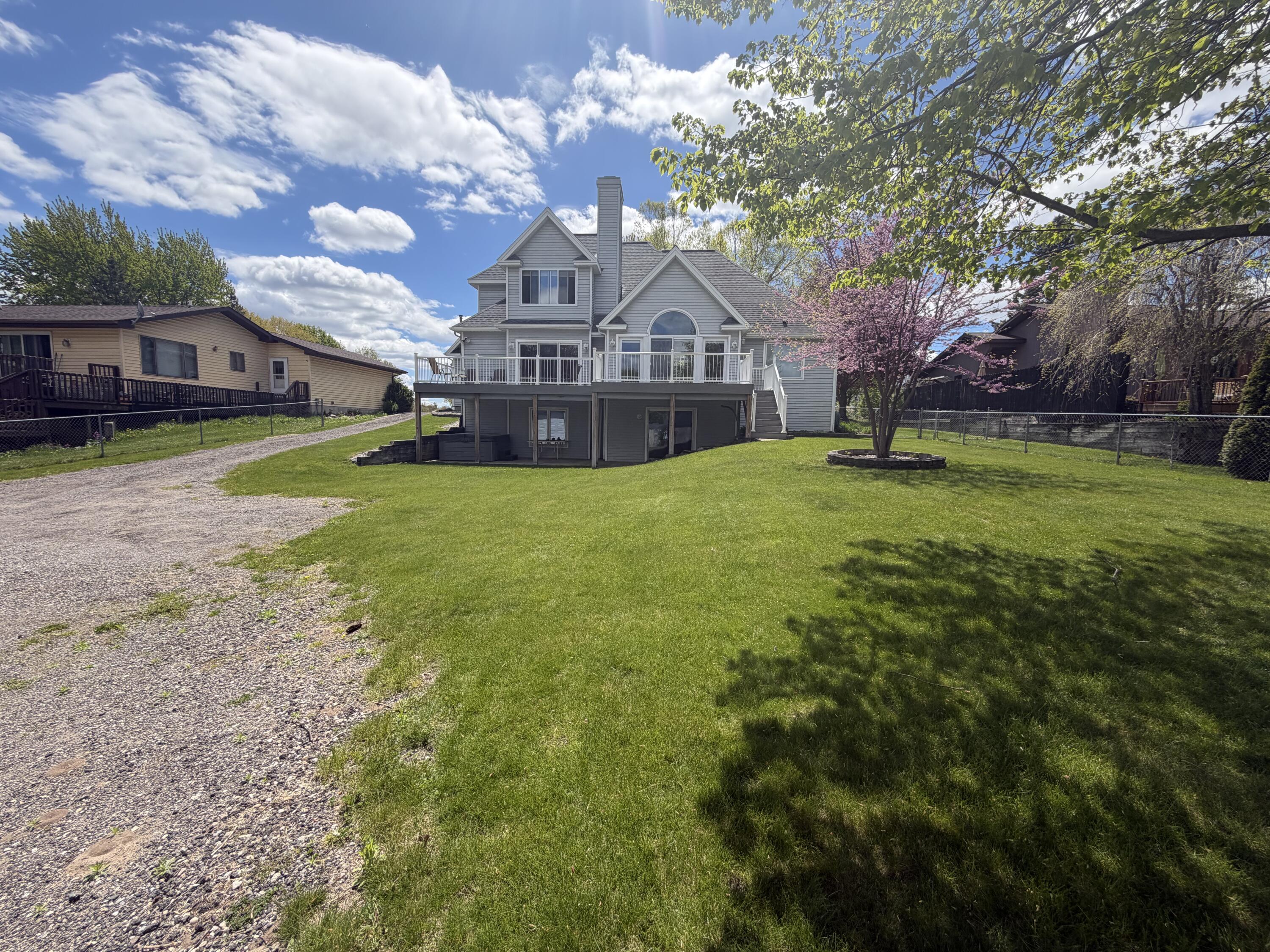 607 Apache Drive