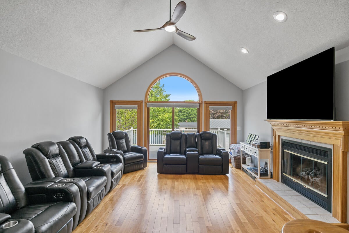 607 Apache Drive