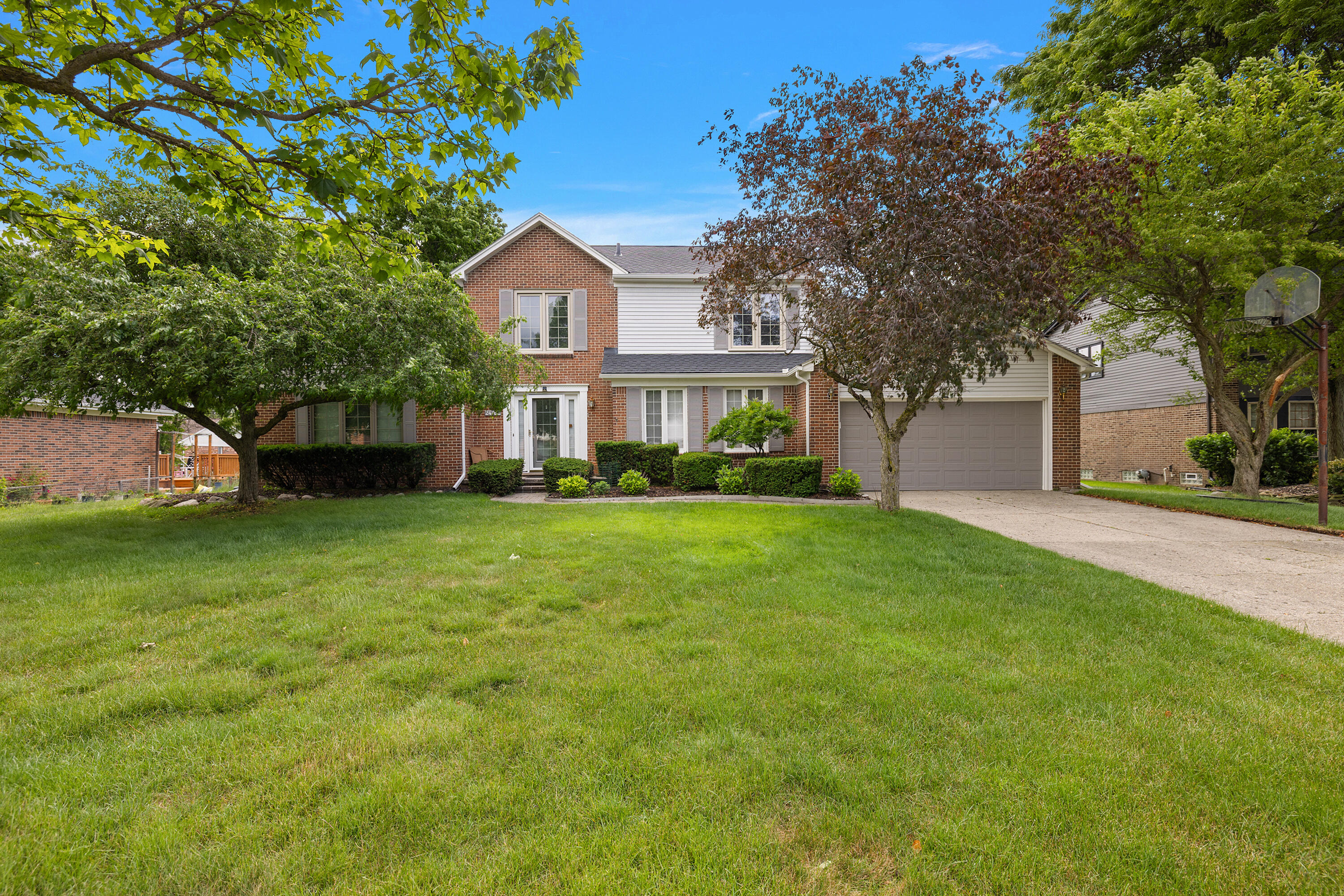 24762 White Plains Drive