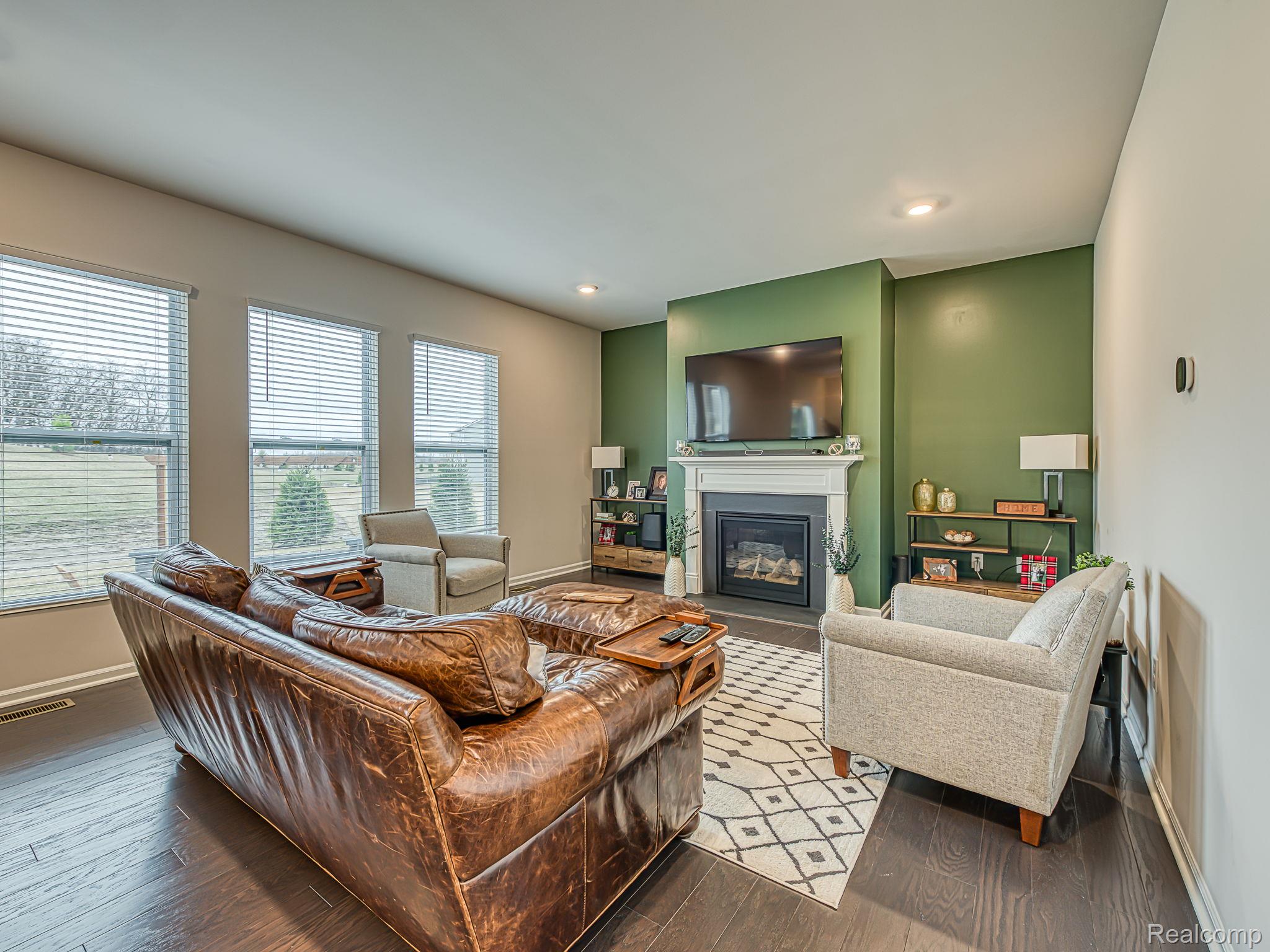 2750 Salt Springs Drive