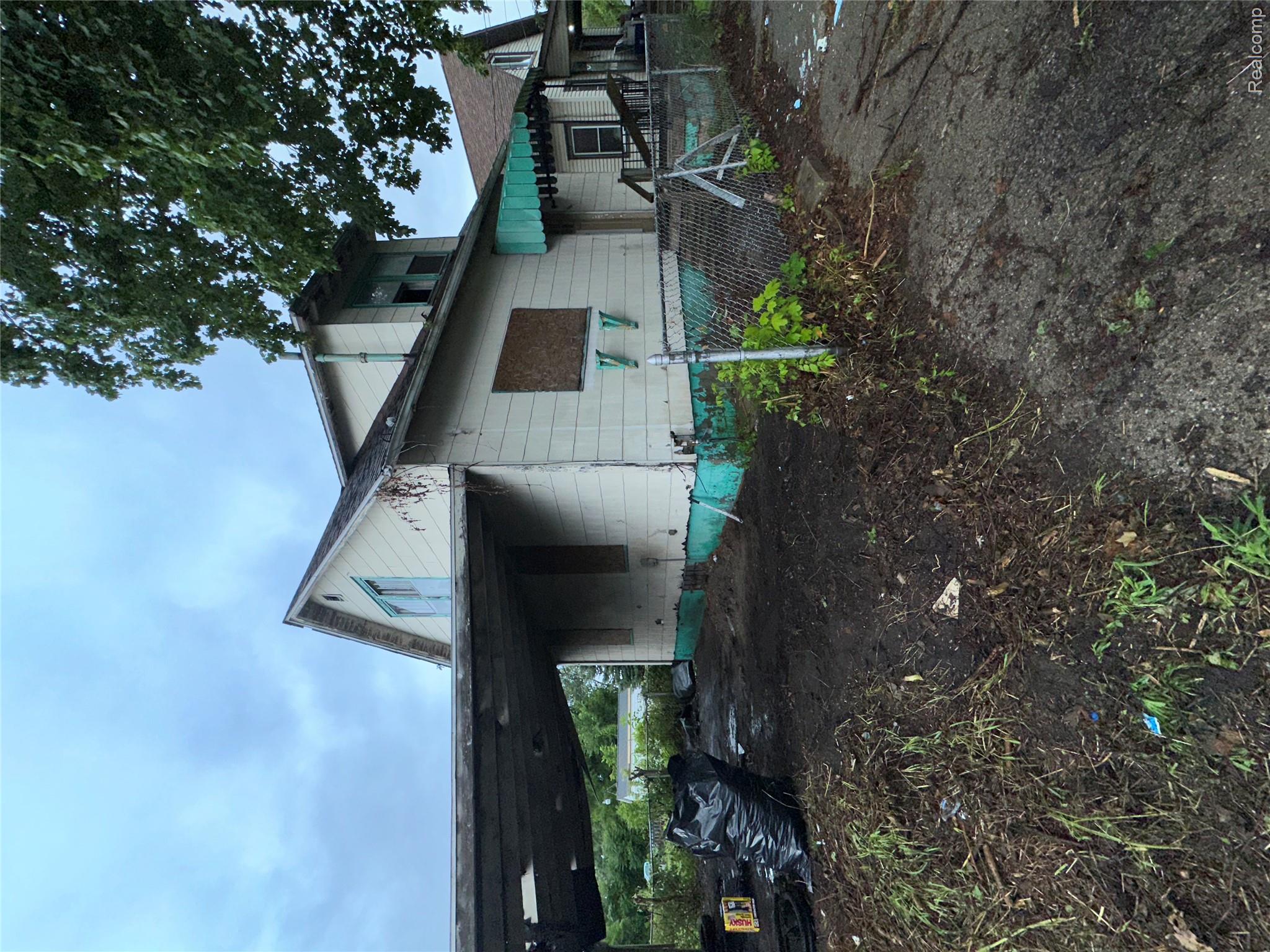 1007 Decker Street
