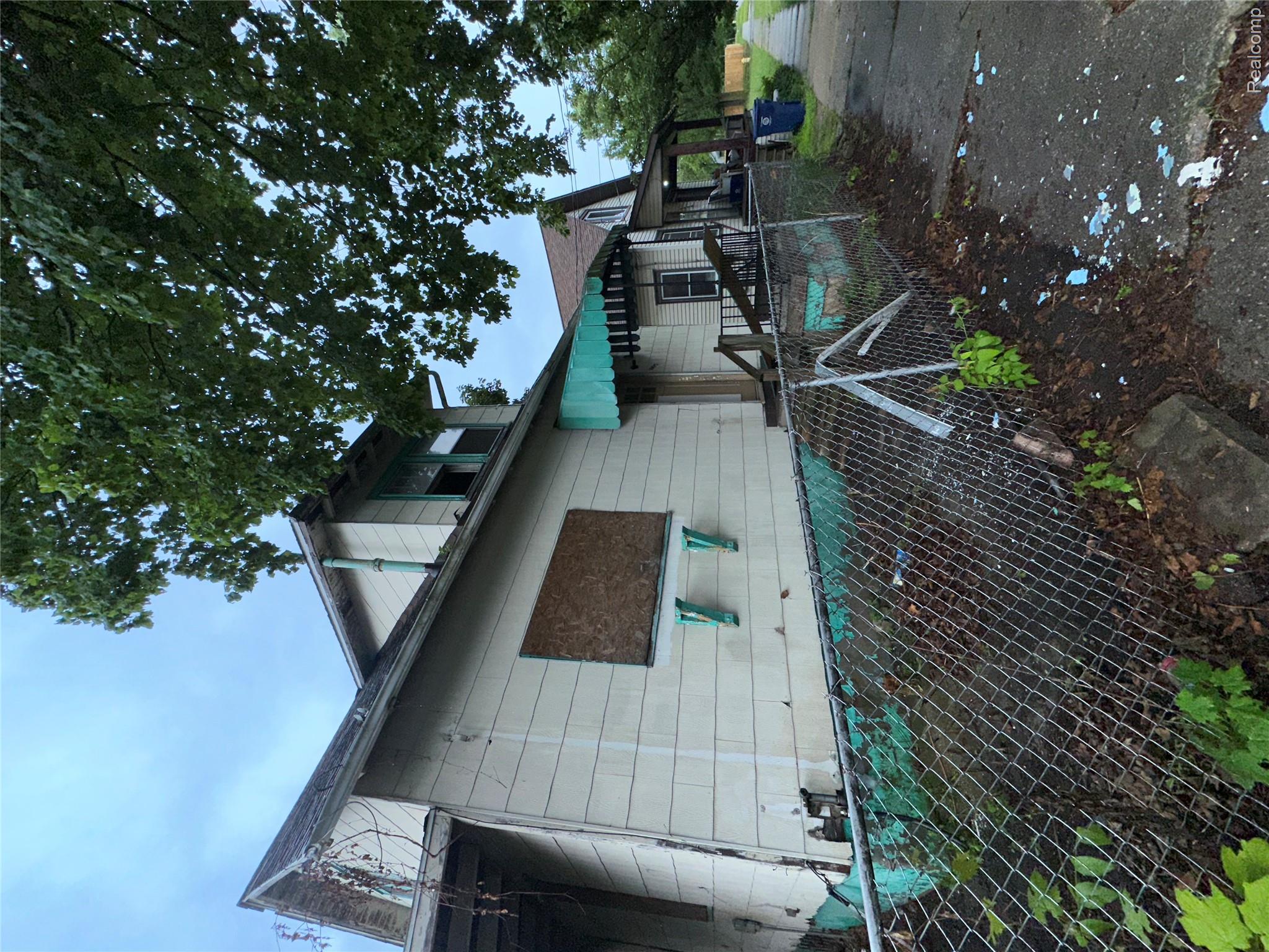 1007 Decker Street