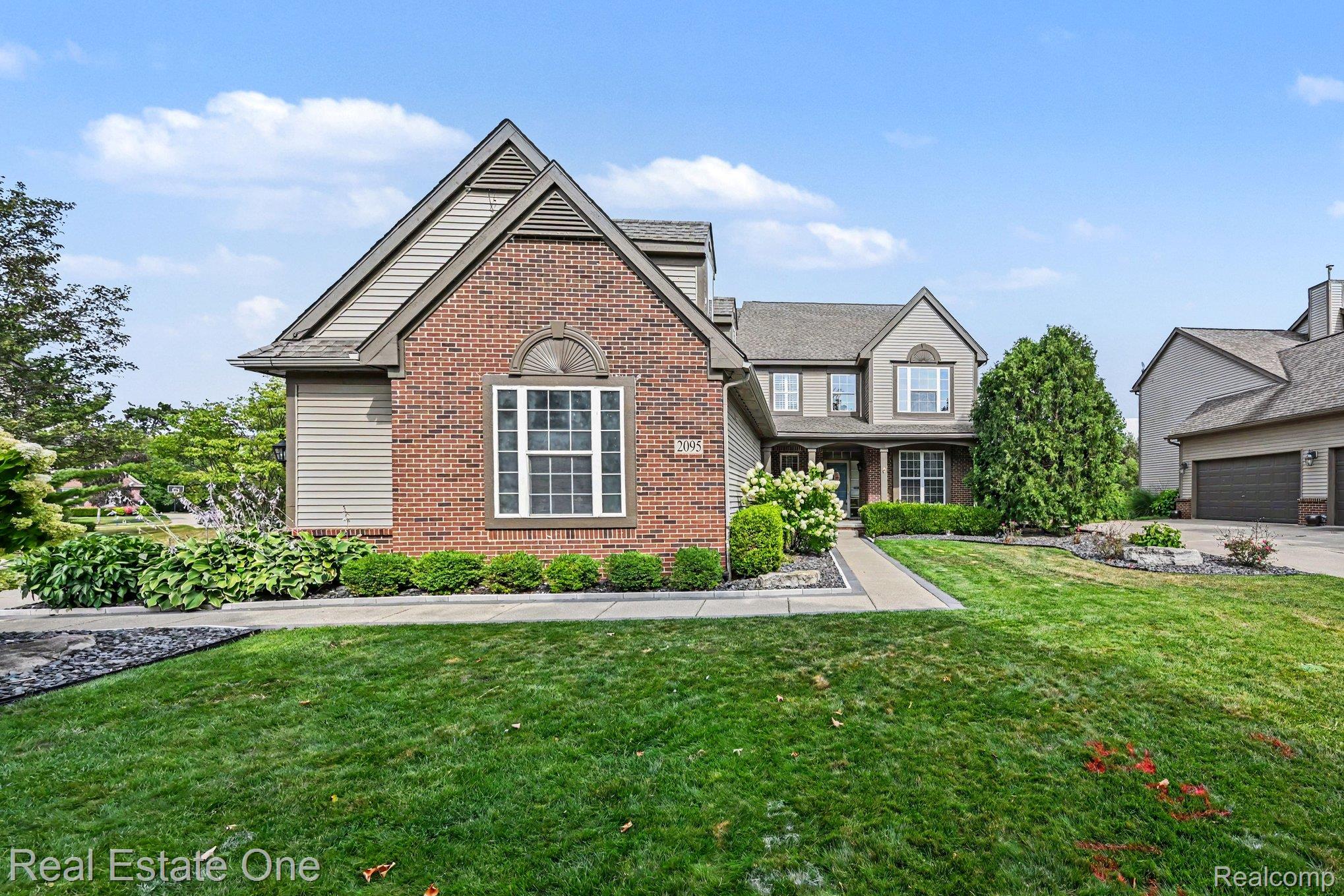 2095 Warbler Court
