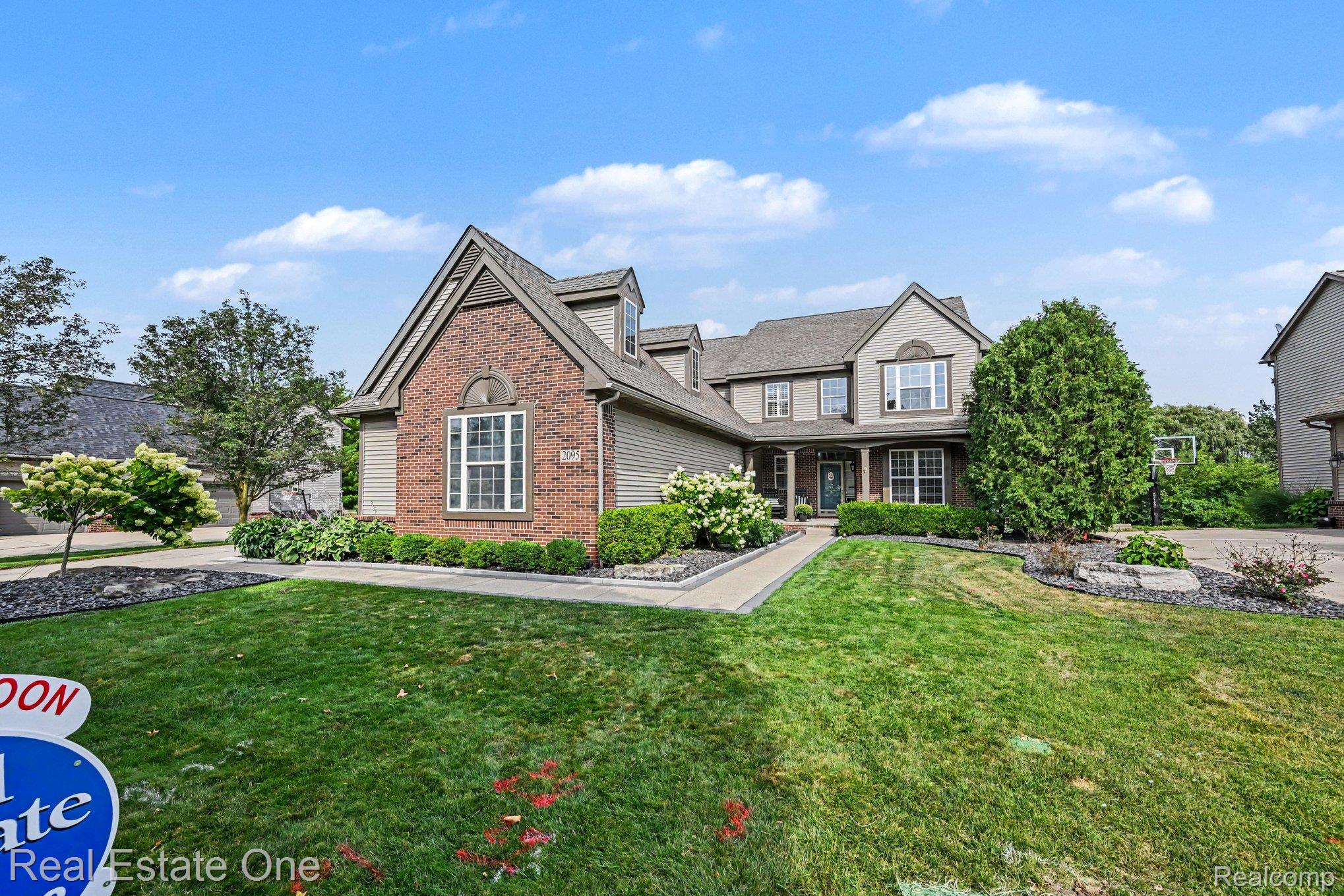 2095 Warbler Court