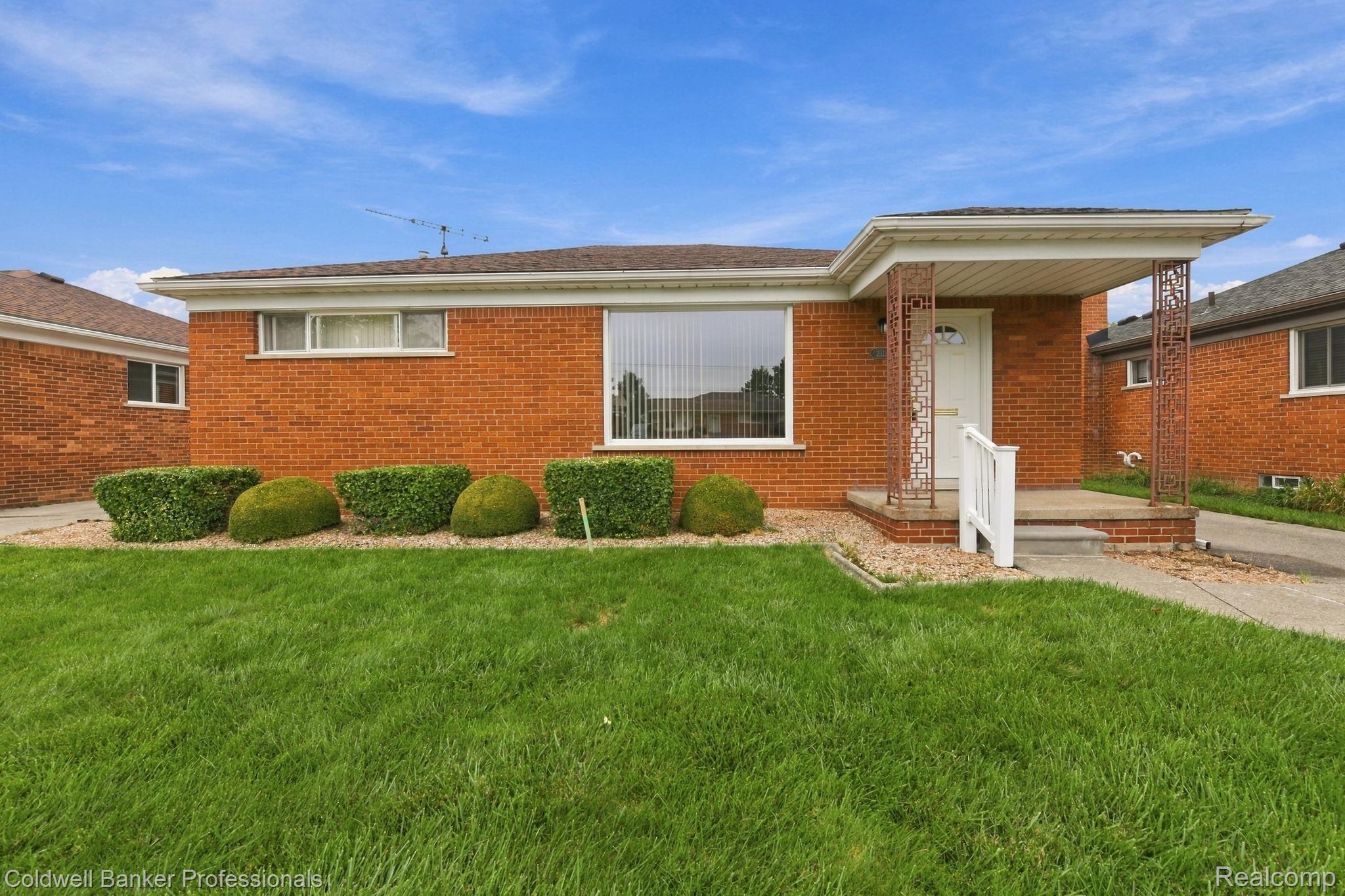 23131 Playview Street