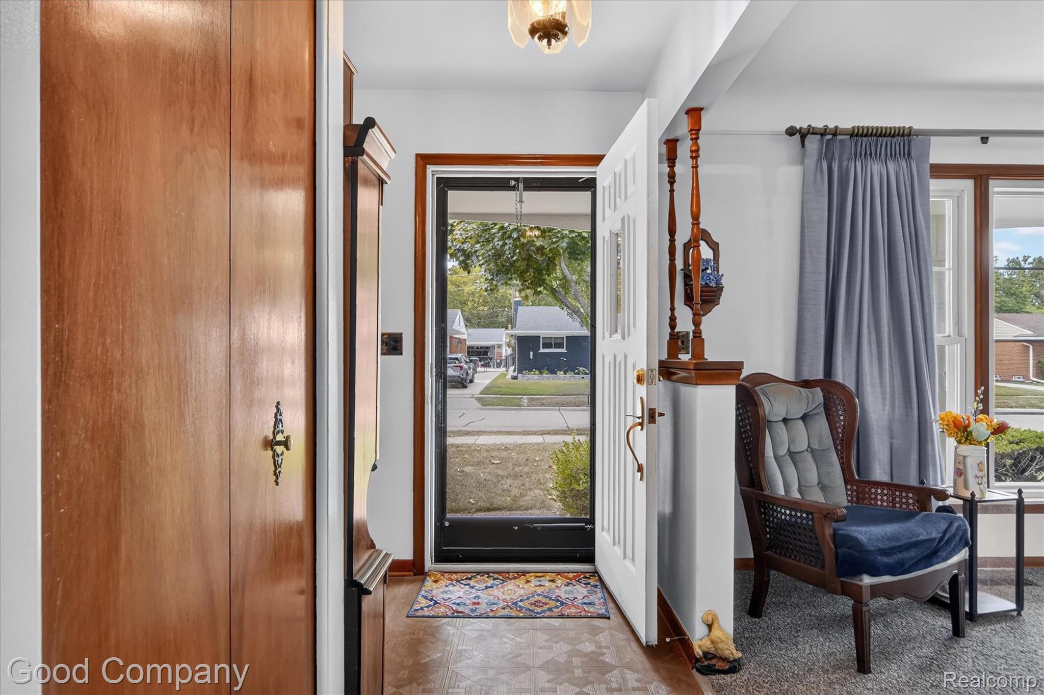 326 N Manitou Avenue