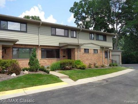 112 E Hickory Grove Road Bloomfield Charter Township MI 48304