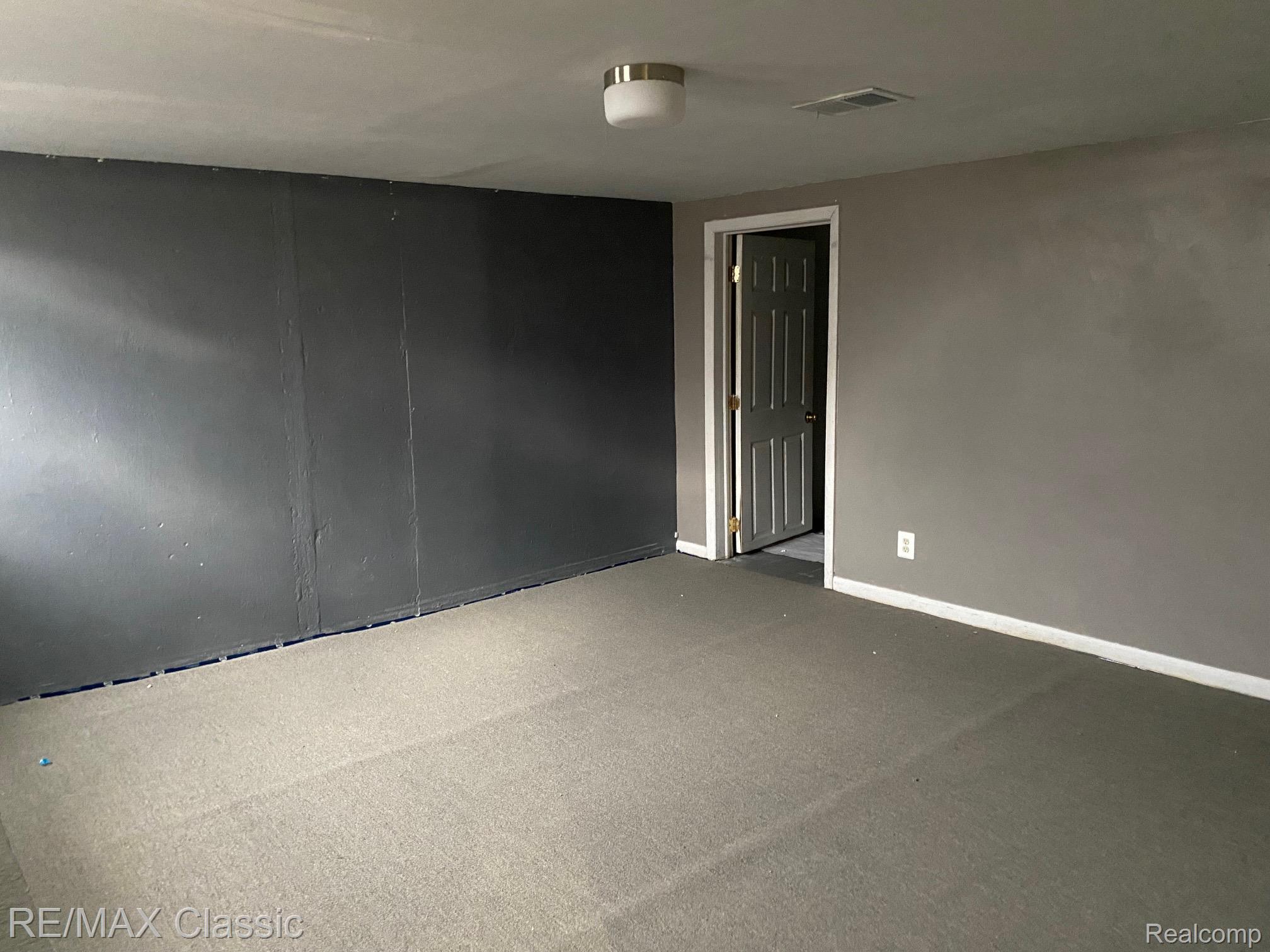 112 E Hickory Grove Road