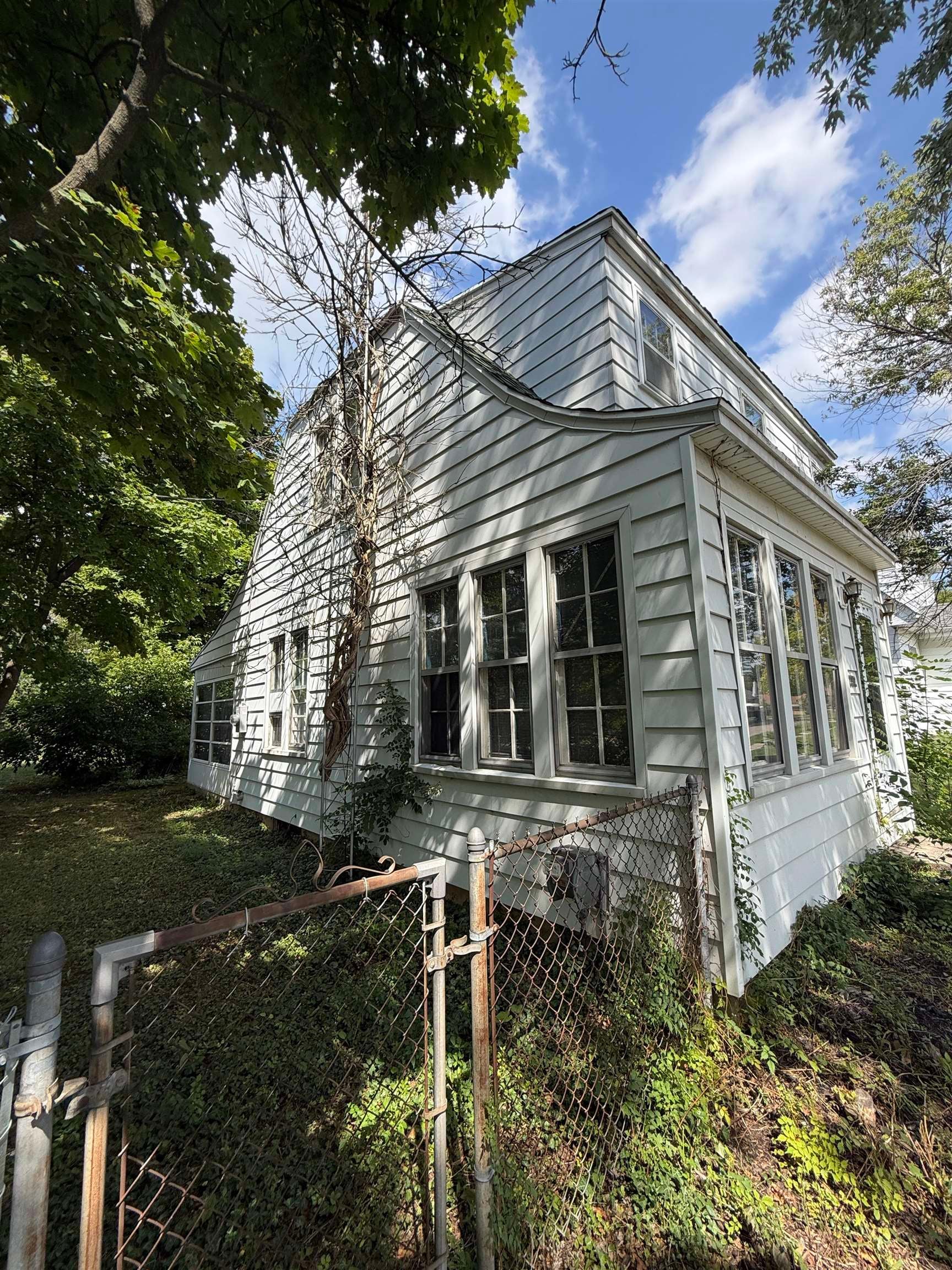 2222 Cumings Avenue