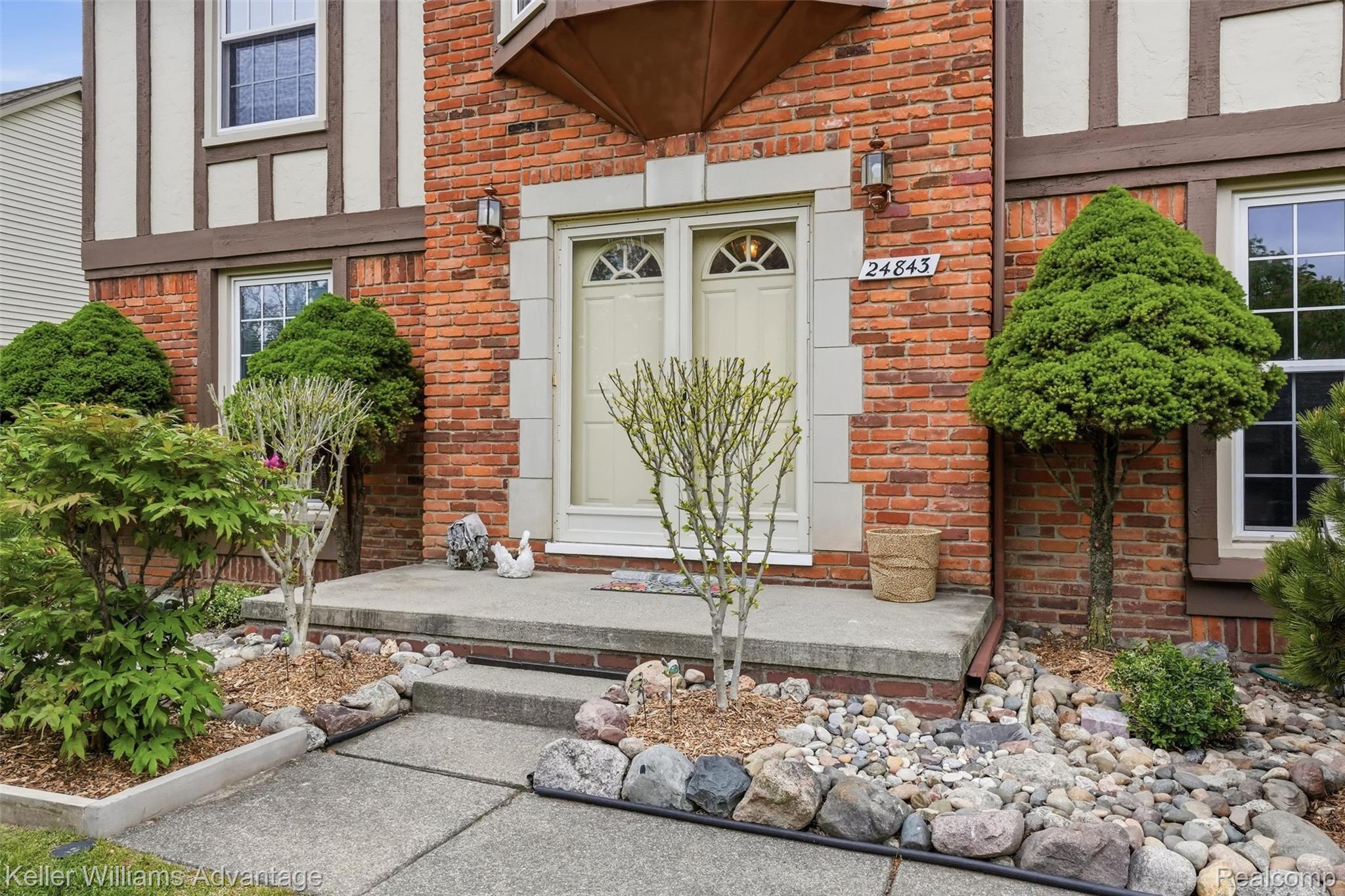 24843 White Plains Drive