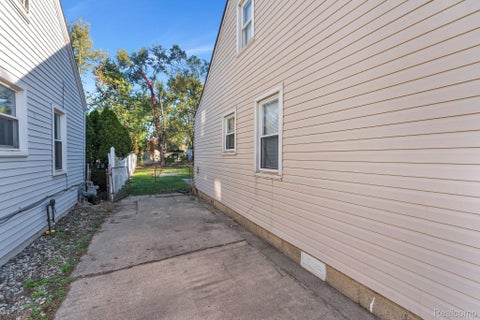Tiny photo for 24120 Lehigh Street, Dearborn Heights City, MI 48125 (MLS # 20261084754)
