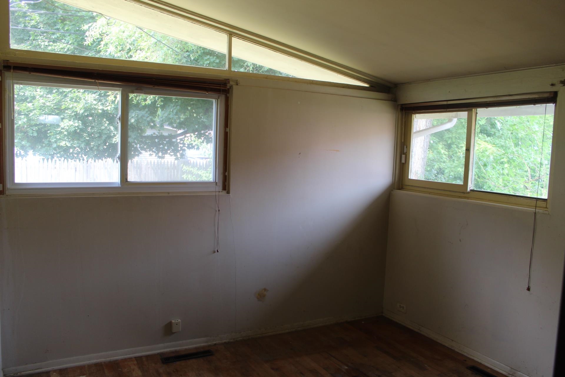 1856 S Averill Avenue