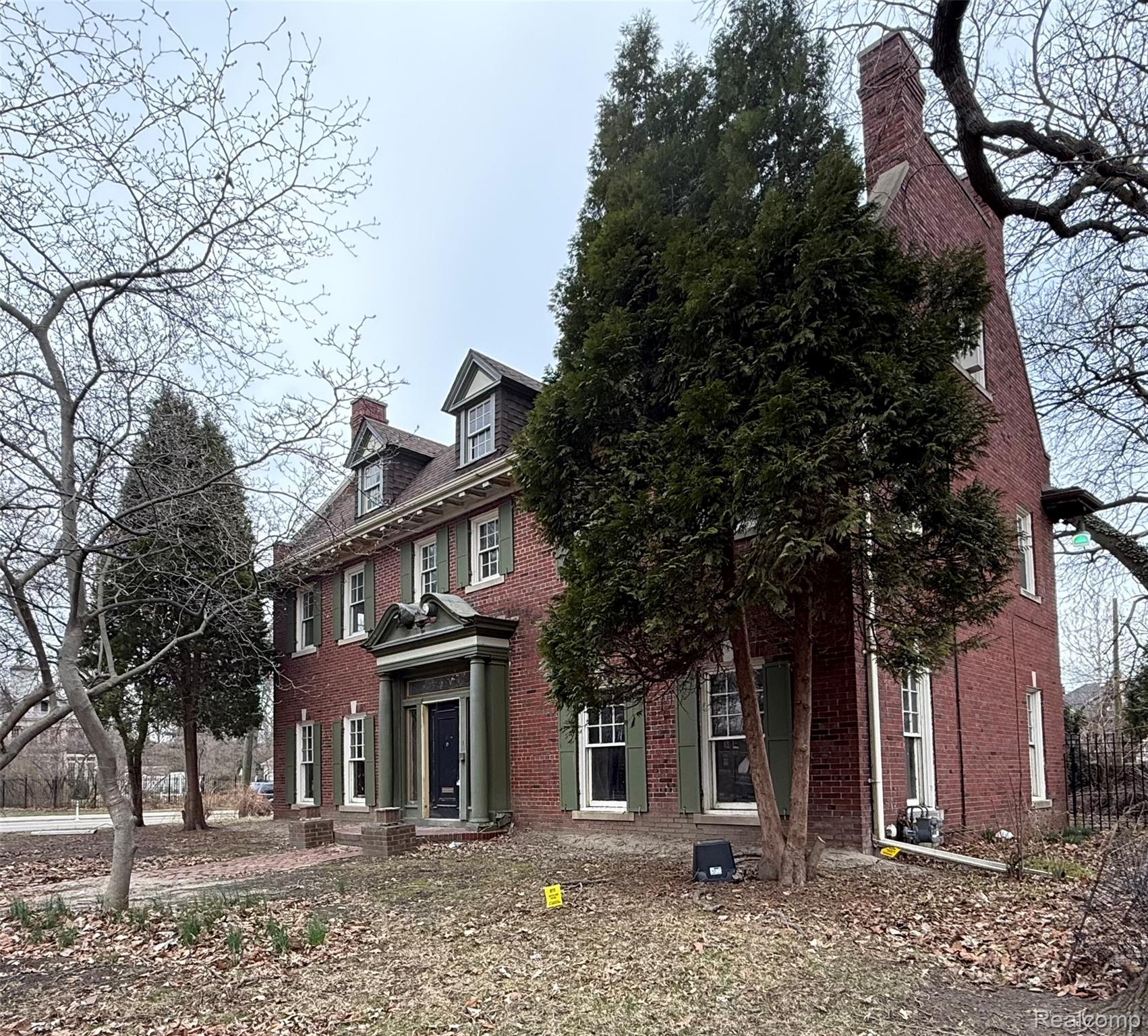 1818 Iroquois Street