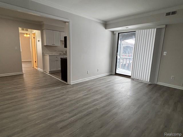 250 E THIRTEEN MILE Road 11